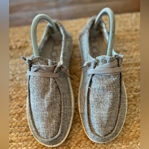 Hey Dude Wendy Grey Linen Iron size 9‎